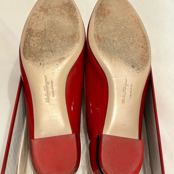 Salvatore Ferragamo red patent leather ballet flats! - Picture 5 of 5